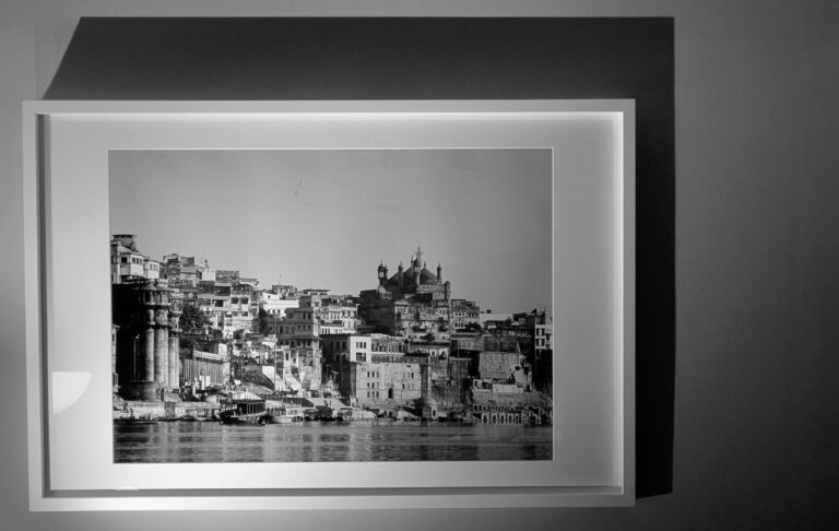 pxl 20250930 162947186.raw 01.cover~2